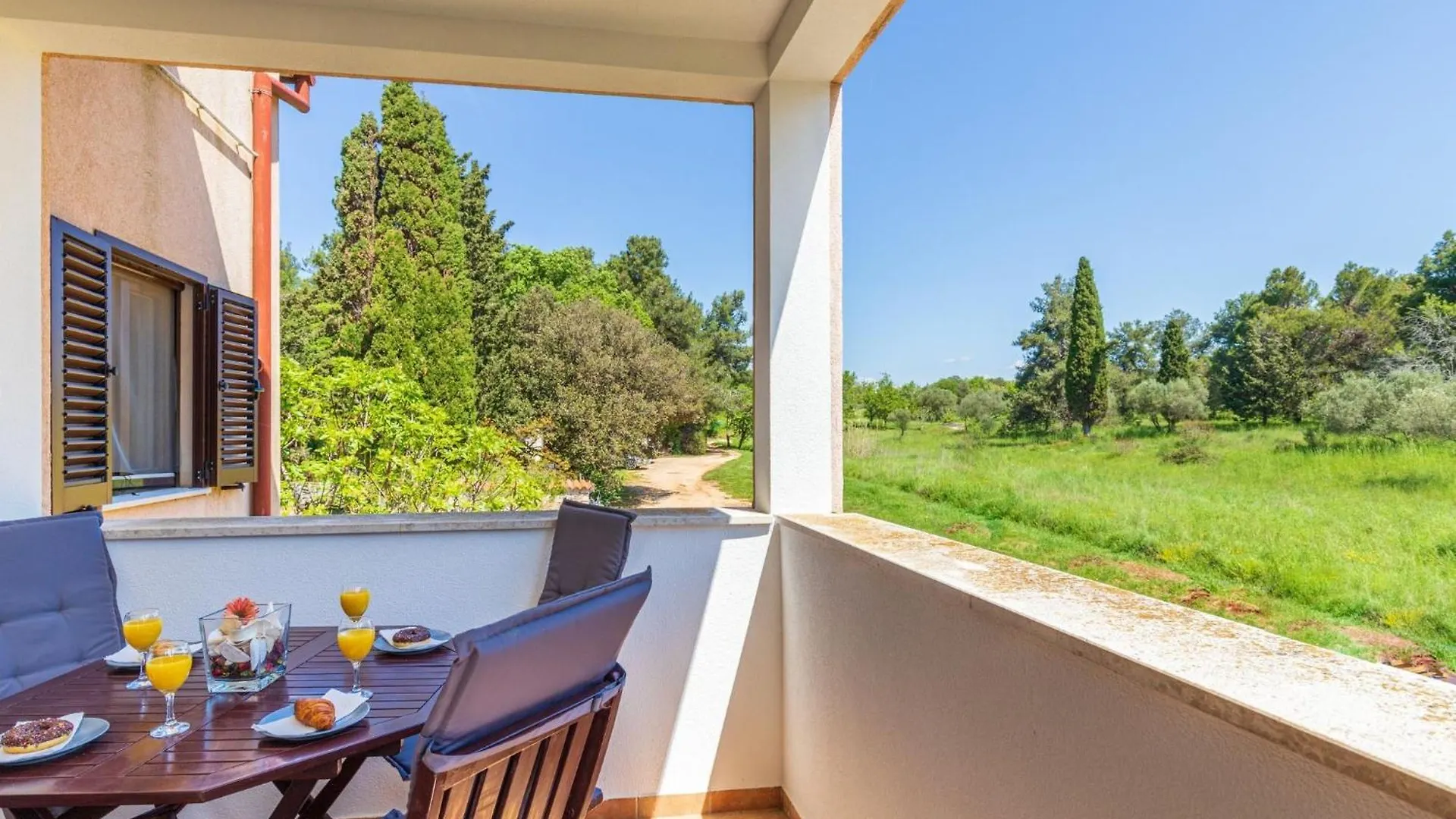Beachfront Escape In Rovinj 0*,  Kroatien