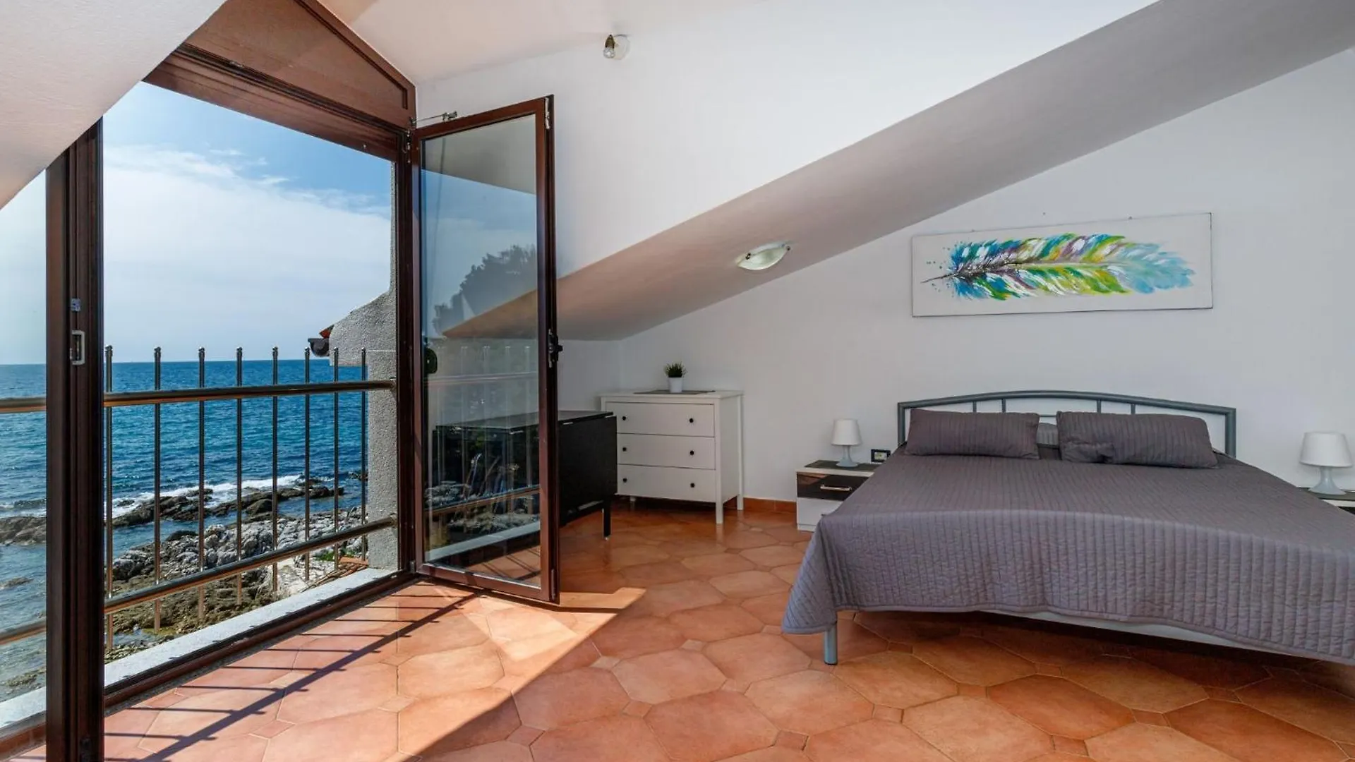 Beachfront Escape In Rovinj