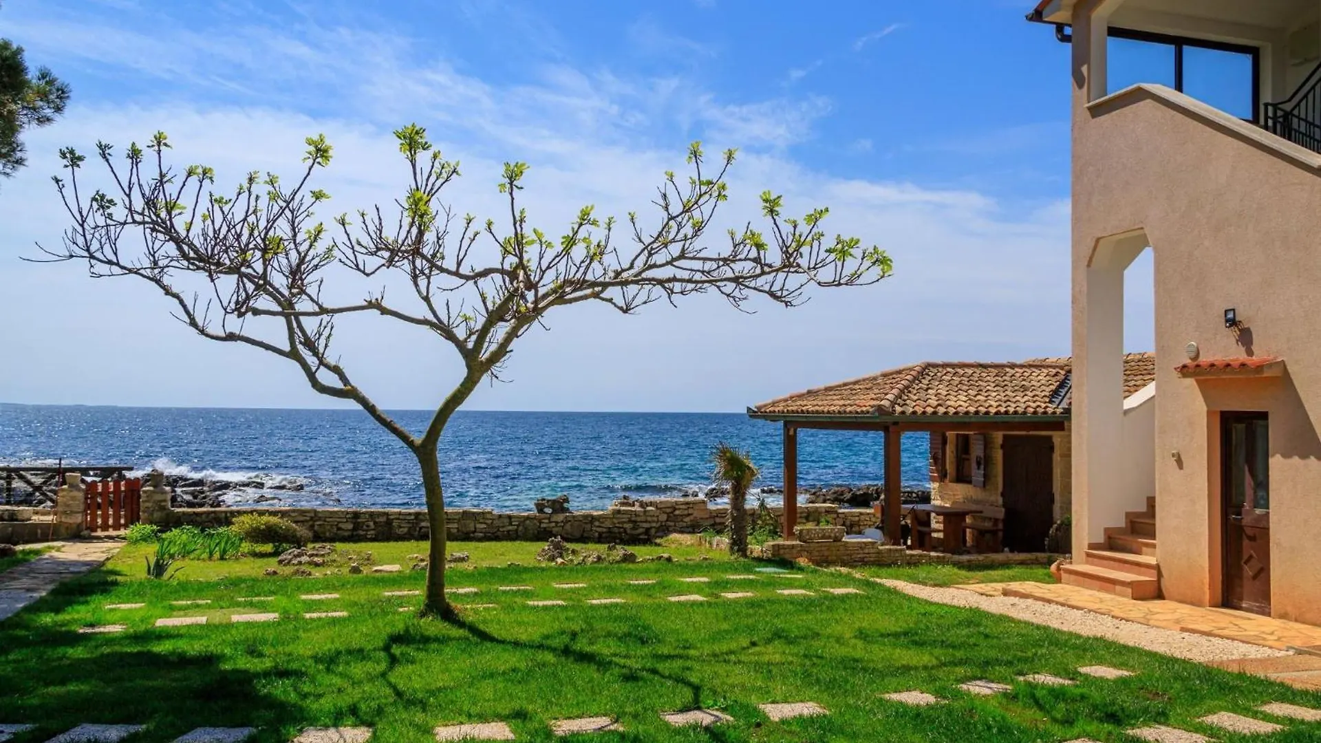 Apartment Beachfront Escape In Rovinj