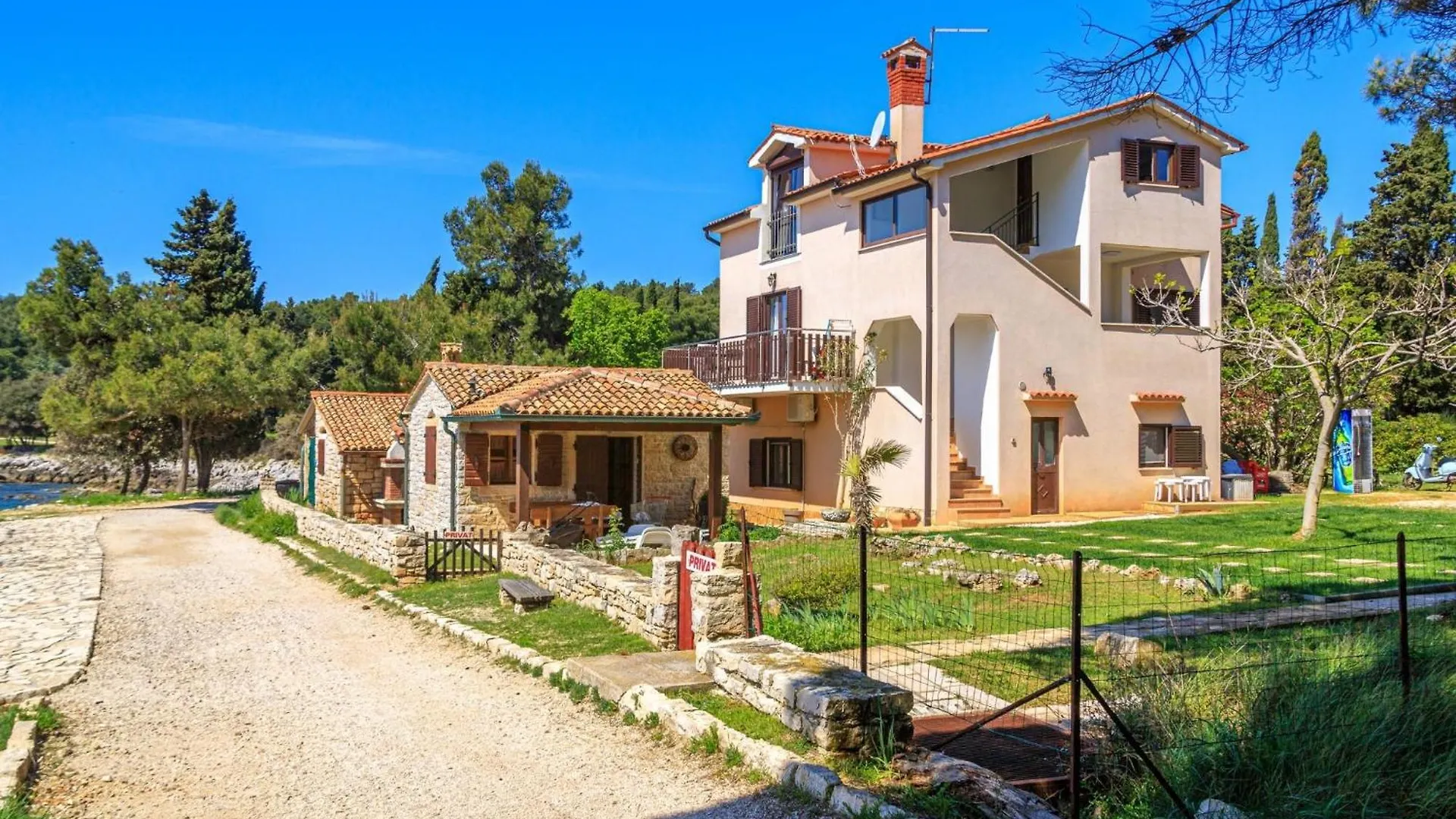 Beachfront Escape In Rovinj