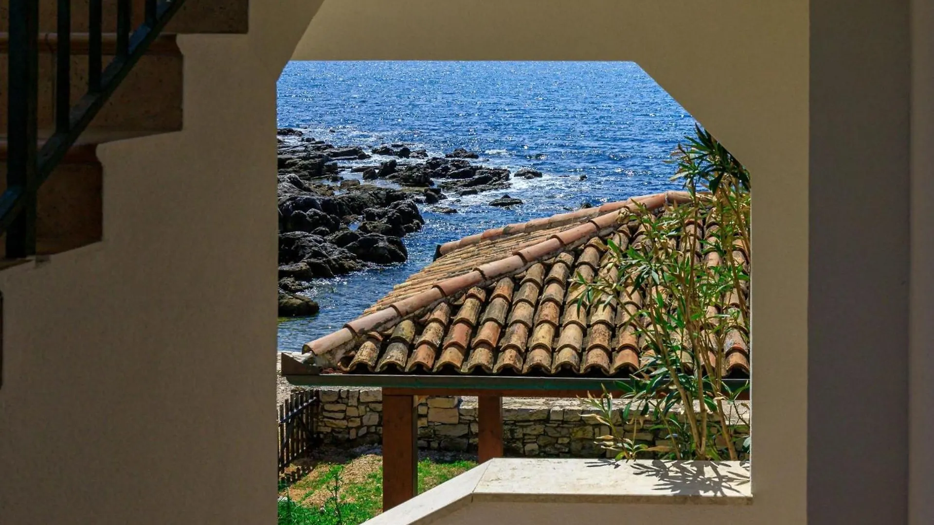 Apartment Beachfront Escape In Rovinj