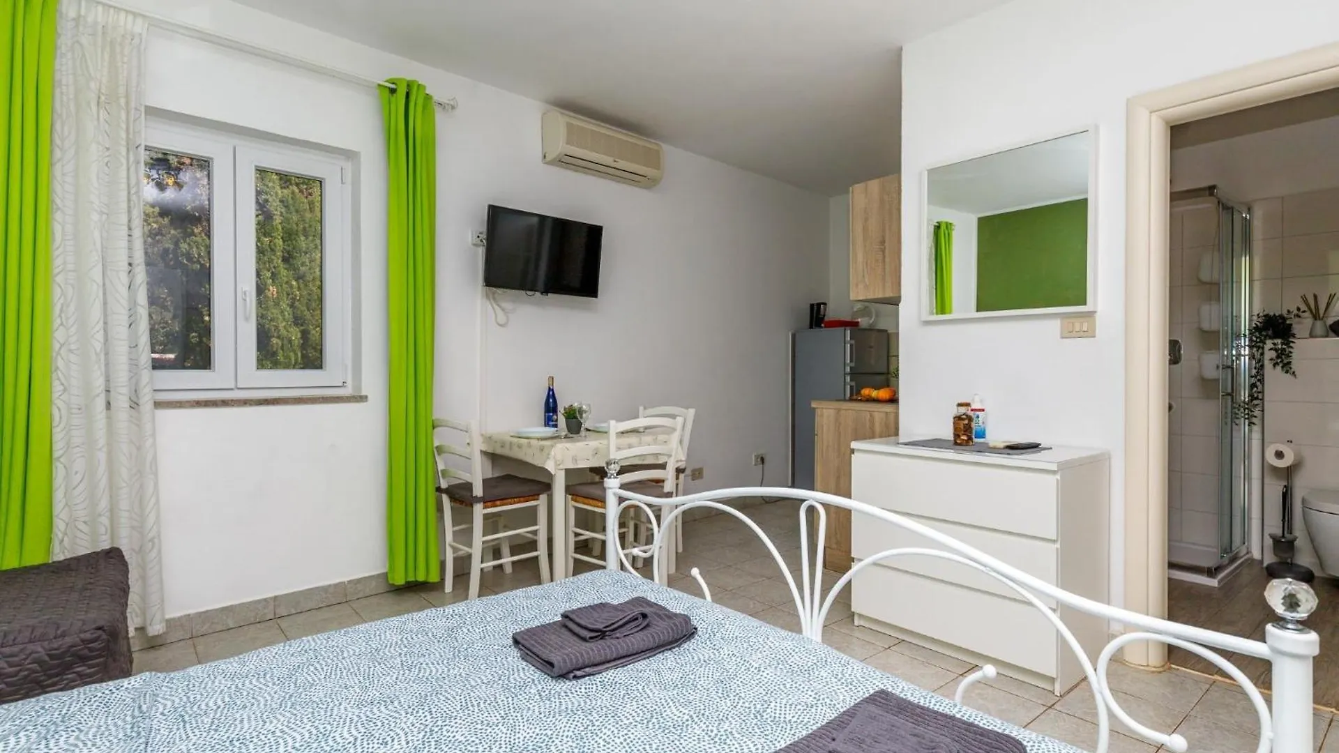 Apartment Beachfront Escape In Rovinj Croatia