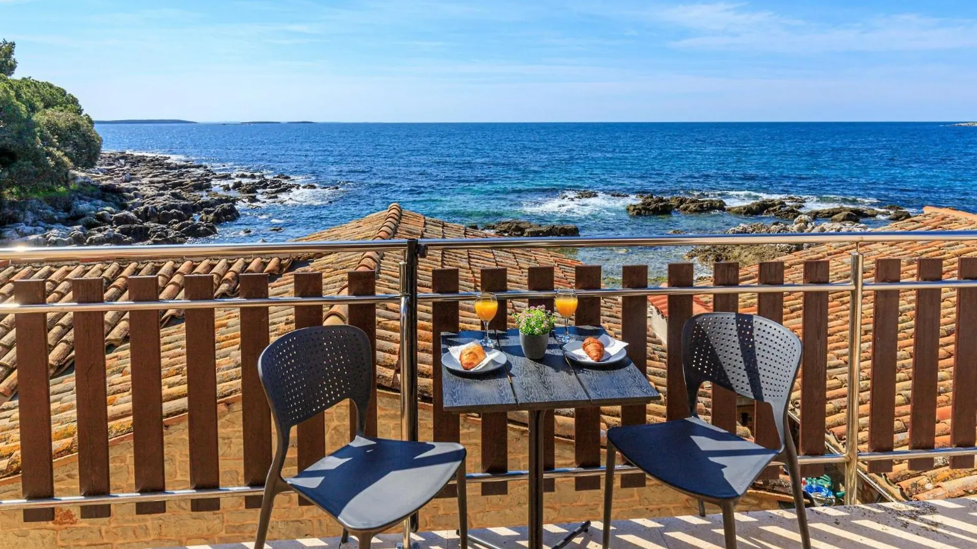 Apartment Beachfront Escape In Rovinj
