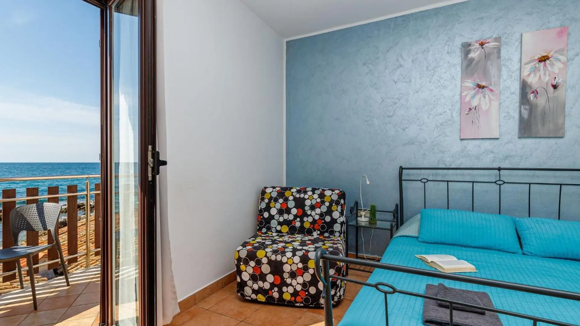 Apartment Beachfront Escape In Rovinj Croatia