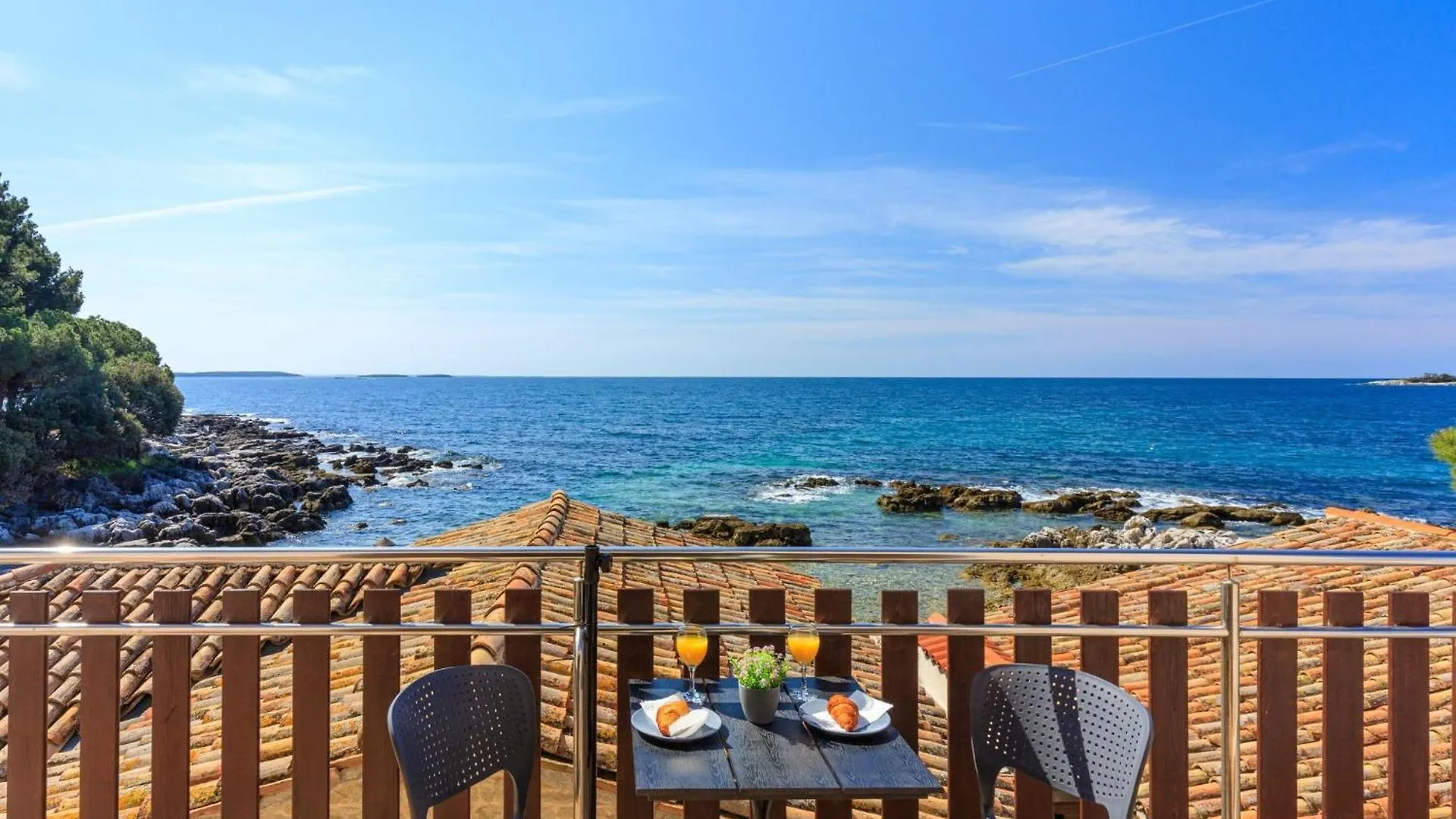 Apartment Beachfront Escape In Rovinj Croatia