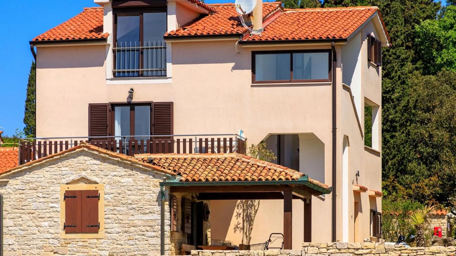 Apartment Beachfront Escape In Rovinj