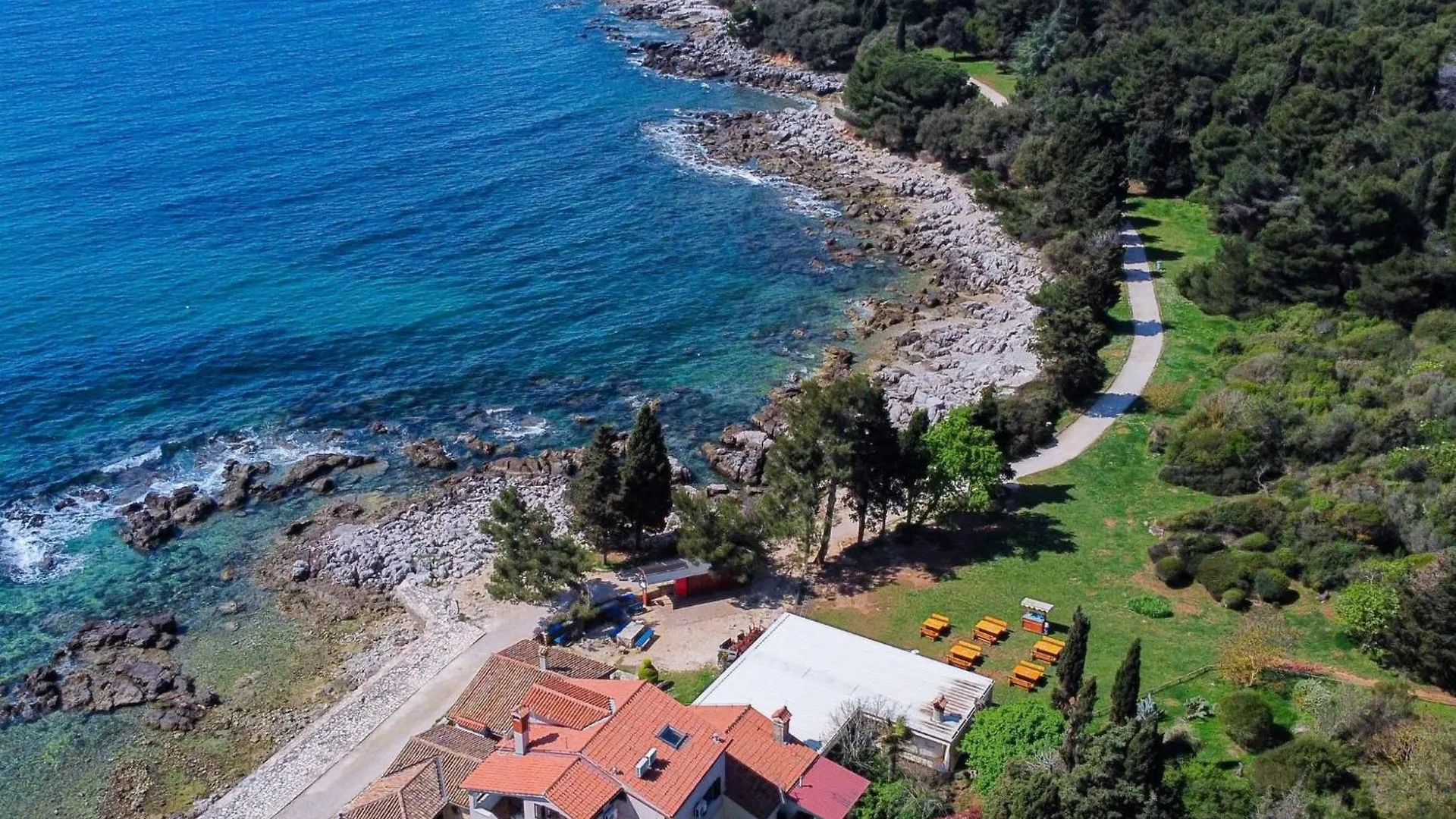 Beachfront Escape In Rovinj
