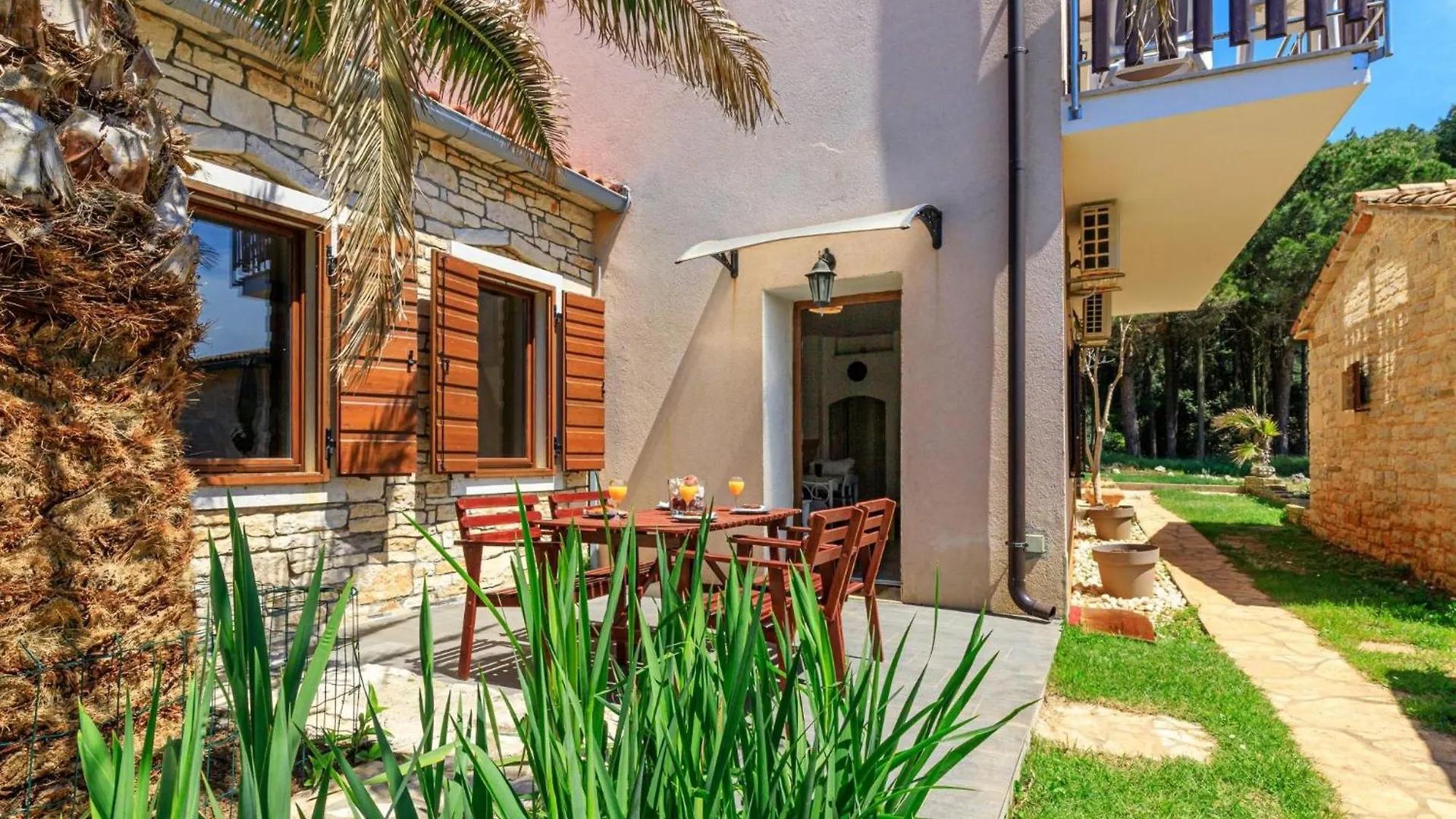 Beachfront Escape In Rovinj 0*,